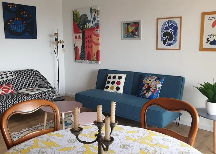 3 Vue Apartment *