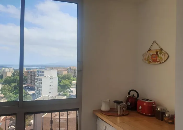 3 Vue Apartment *